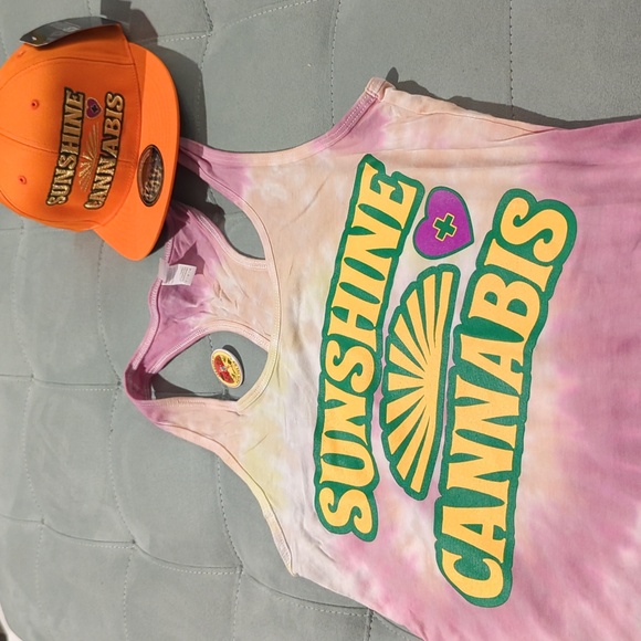 Sunshine Cannabis Tops - NWT Sunshine Cannabis